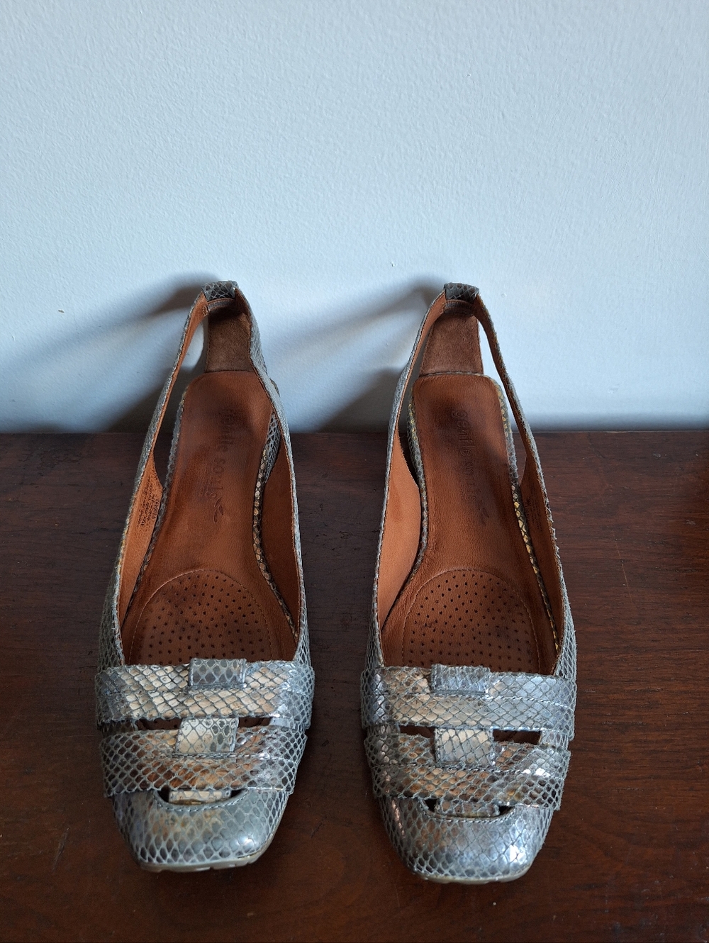 GENTLE SOULS SANDALS by Kenneth Cole Its so Fun Silver Gold Metallic 9.5M - Picture 2 of 10